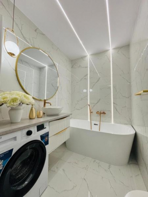 3 Bedrooms Premium Bella White for 8 Guests with AC and Underground Parking